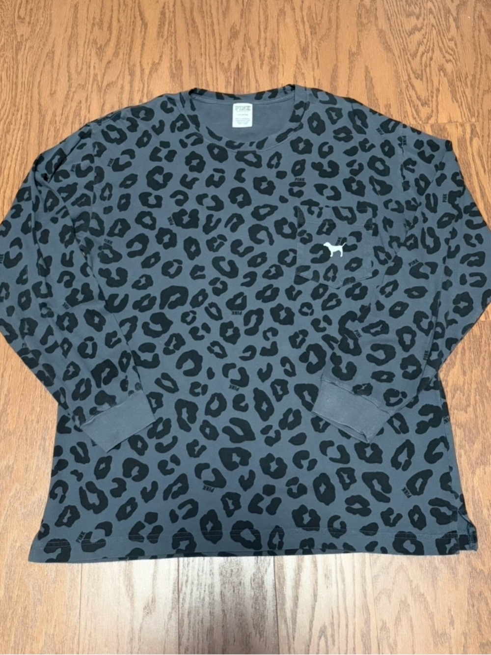 VS Pink (Harder To Find) Leopard Dog Campus Long Sleeve Shirt- Size Large - Picture 2 of 5